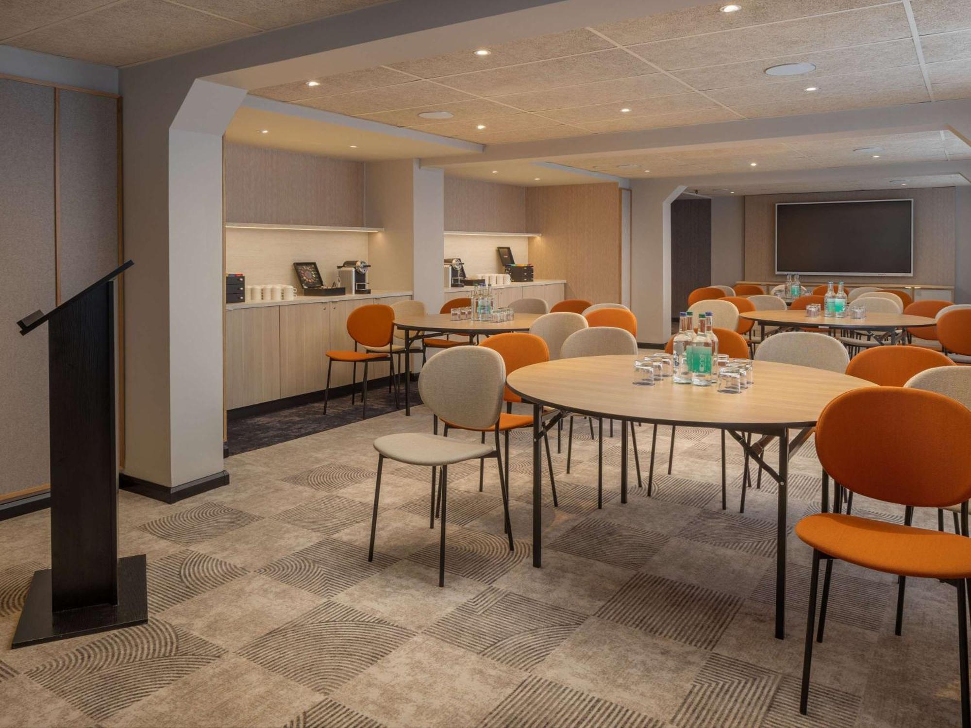 Отель Ibis Earls Court