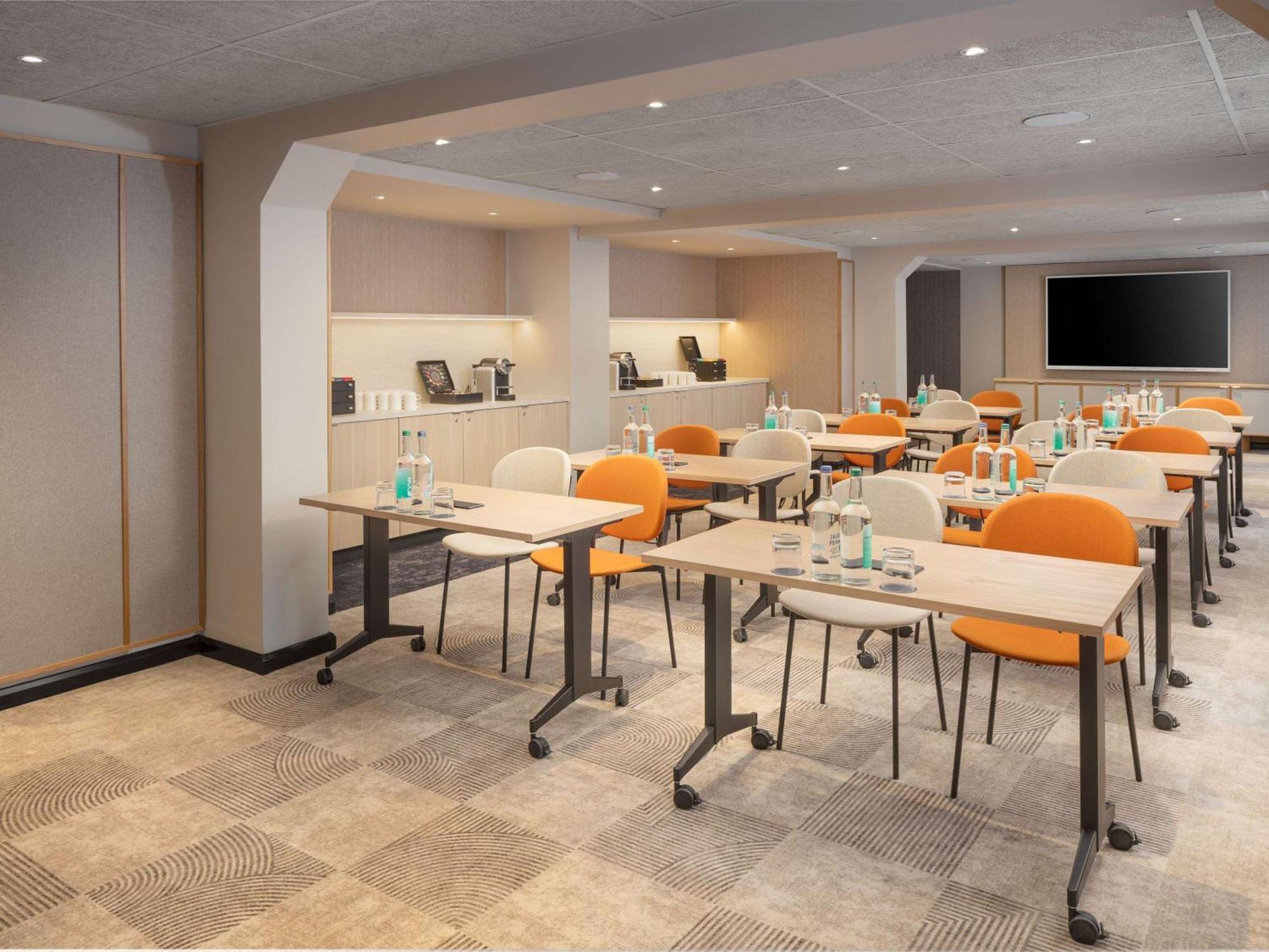 Ibis Earls Court Отель 3*