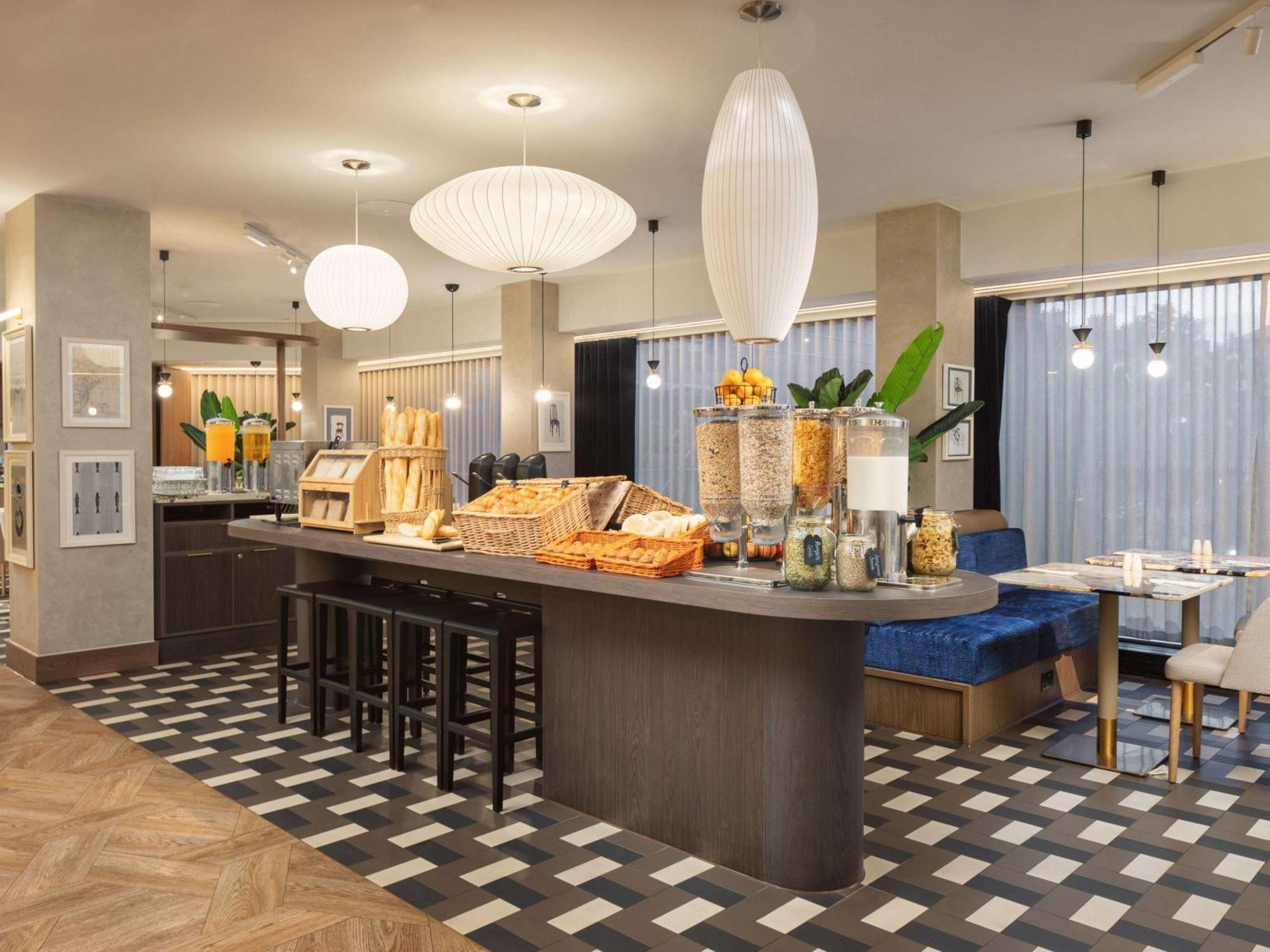 Ibis Earls Court Отель 3*